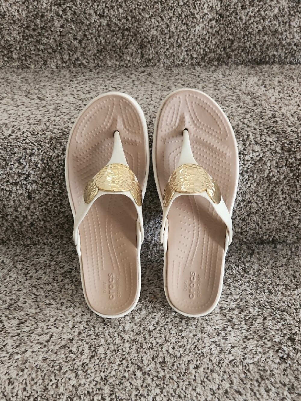 CROCS Women’s Beige and Gold Thong Sandals - Picture 3 of 9